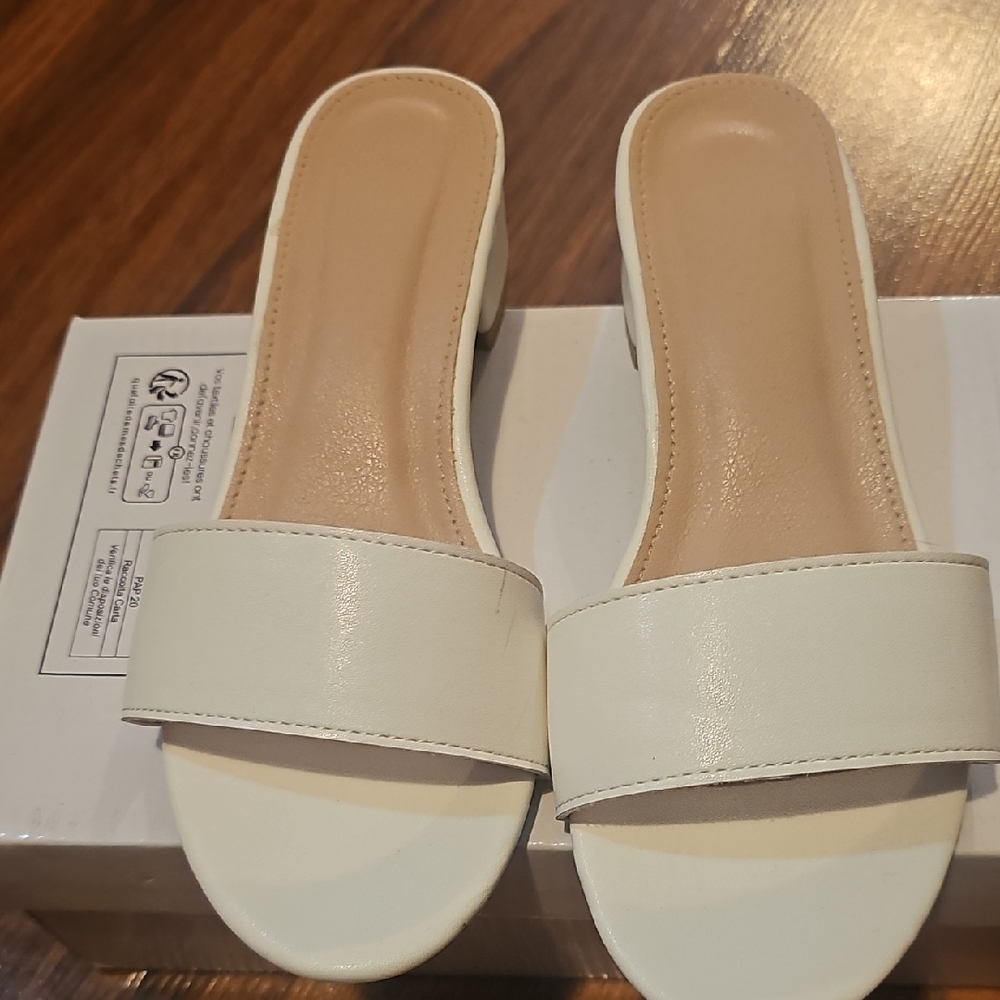 Source Unknown Cream Kids Slide Sandals